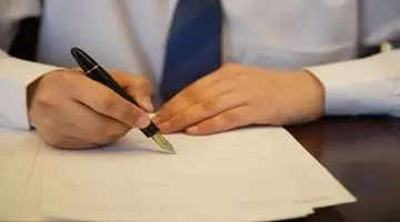 关于UNCITRAL仲裁规则与仲裁地法律的冲突分析 ——以首裁指定条款为例